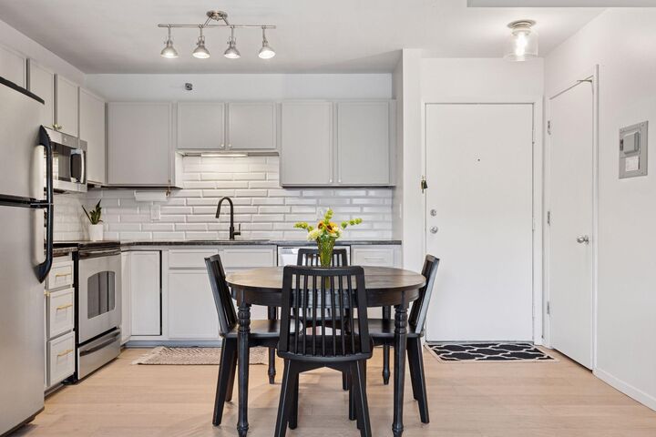 Property Photo:  121 Washington Avenue S 512  MN 55401 
