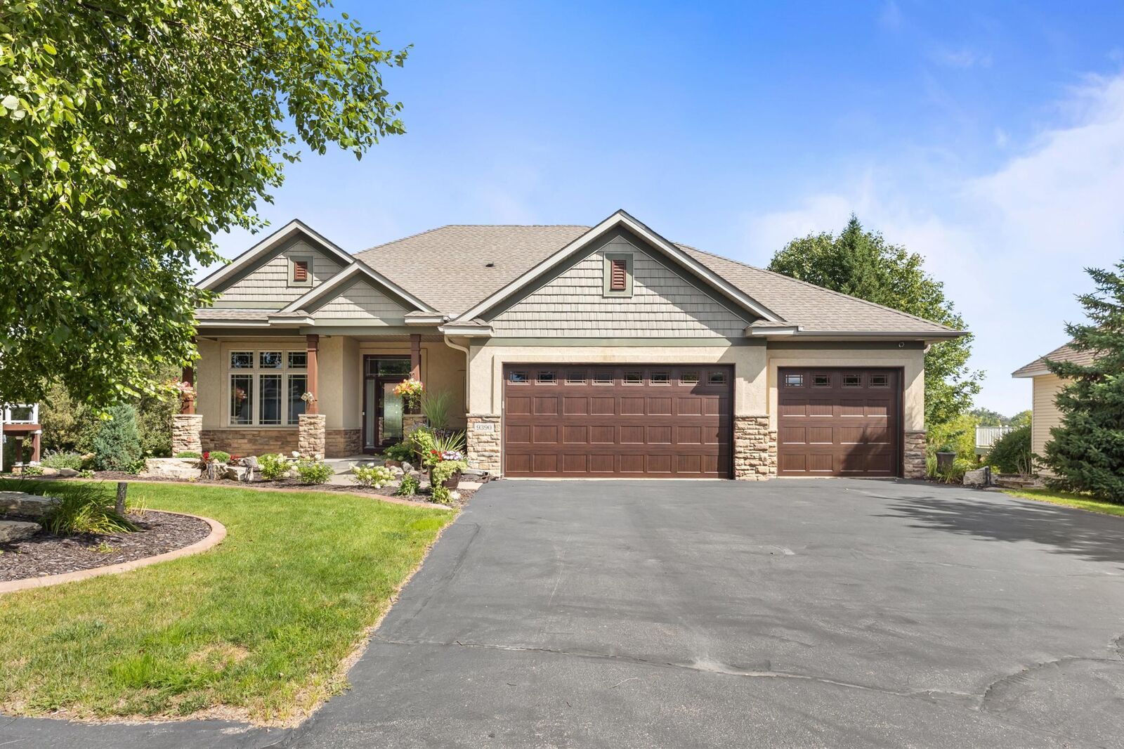 Property Photo:  9390 Glenborough Drive  MN 55020 