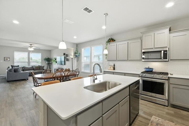 Property Photo: 505 Big Horn Pass TX 76210