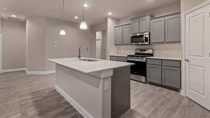 Property Photo: 129 Leon Avenue TX 76078