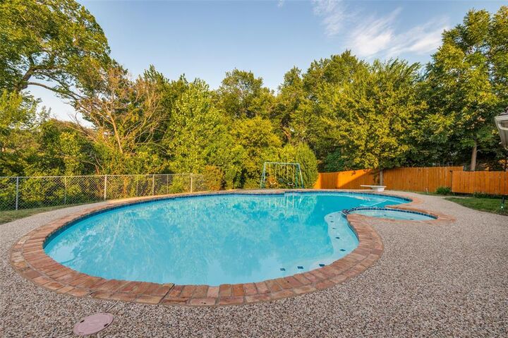 Property Photo:  614 Kensington Drive  TX 75137 