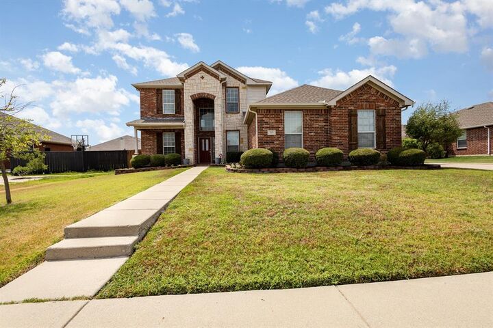 Property Photo: 703 Decatur Way TX 75098