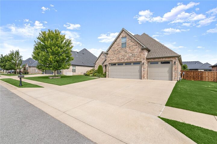 Property Photo: 8605 W Birdsong Lane AR 72713