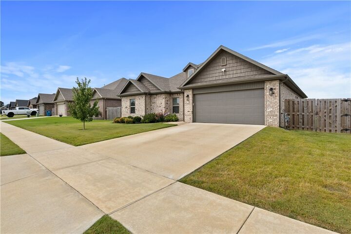 Property Photo:  1101 Tracey Lane  AR 72751 
