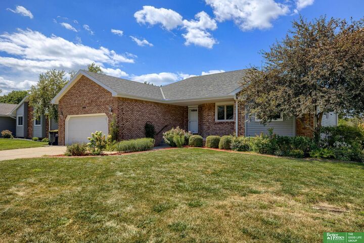 Property Photo: 6723 S 41st Street NE 68516