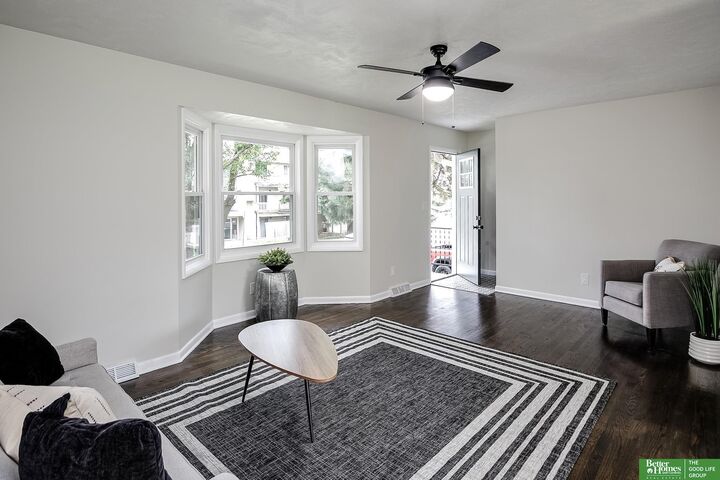 Property Photo:  813 Janes View Street  NE 68046 