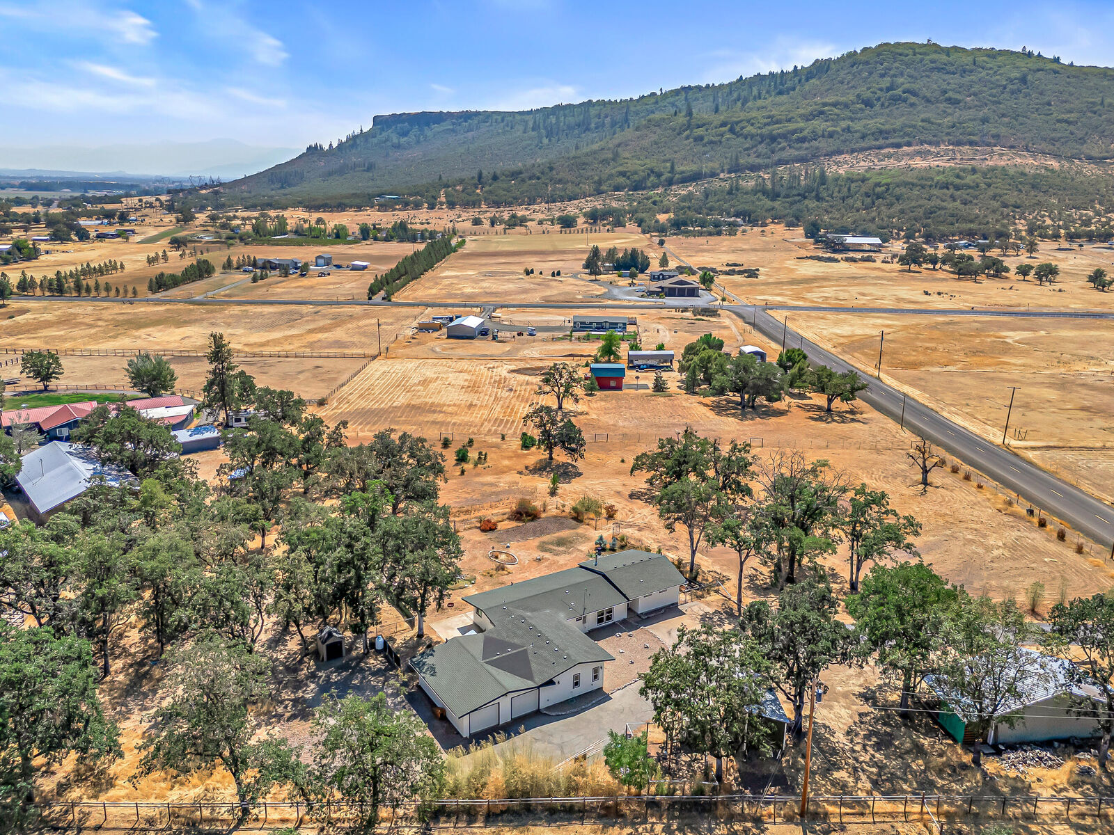 Property Photo: 11162 Duggan Road OR 97502