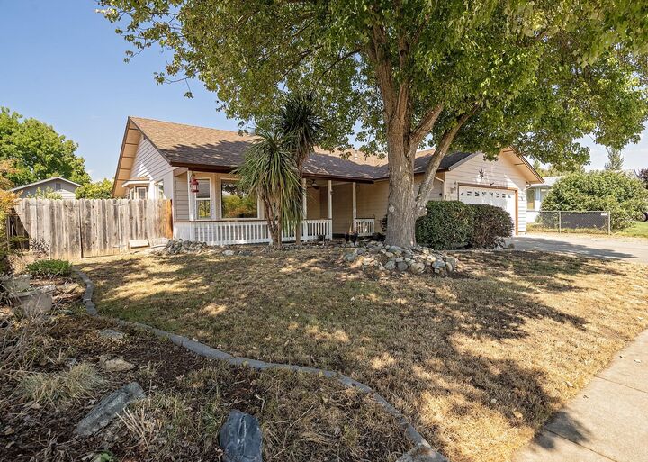 Property Photo: 2130 SW North Star Drive OR 97527