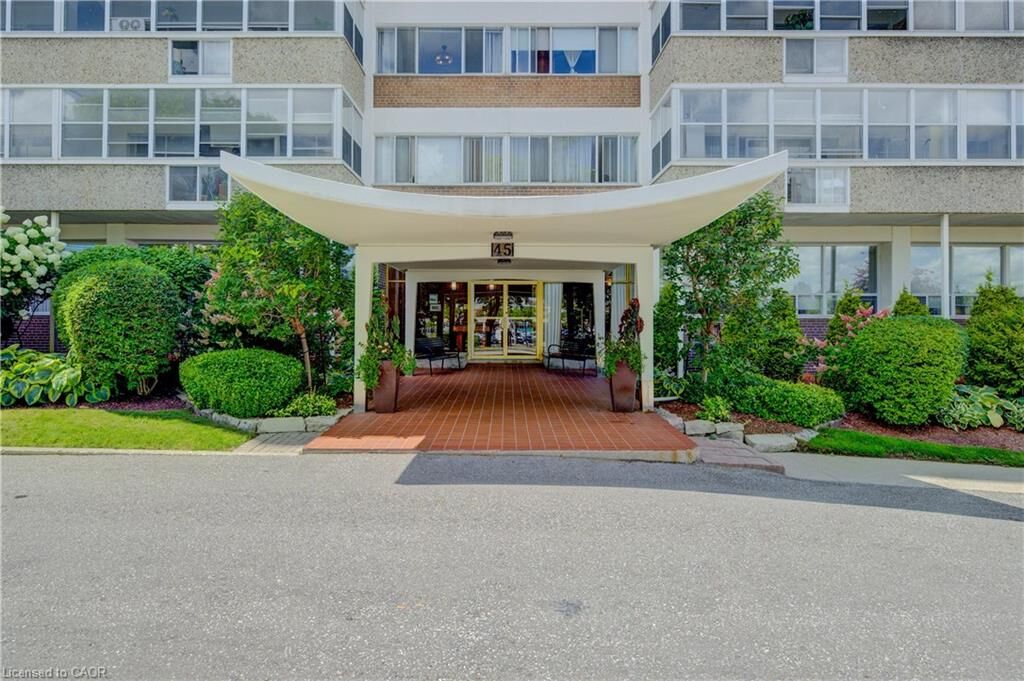 Property Photo:  45 Westmount Road N 407  ON N2L 2R3 