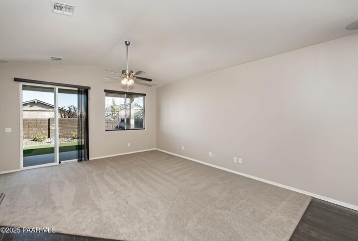Property Photo: 1392 Warbler Way AZ 86305