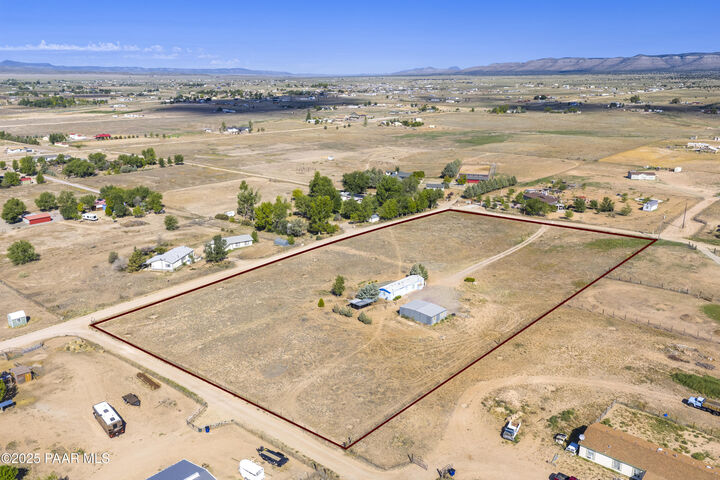Property Photo: 1805 W Carriage Lane AZ 86334