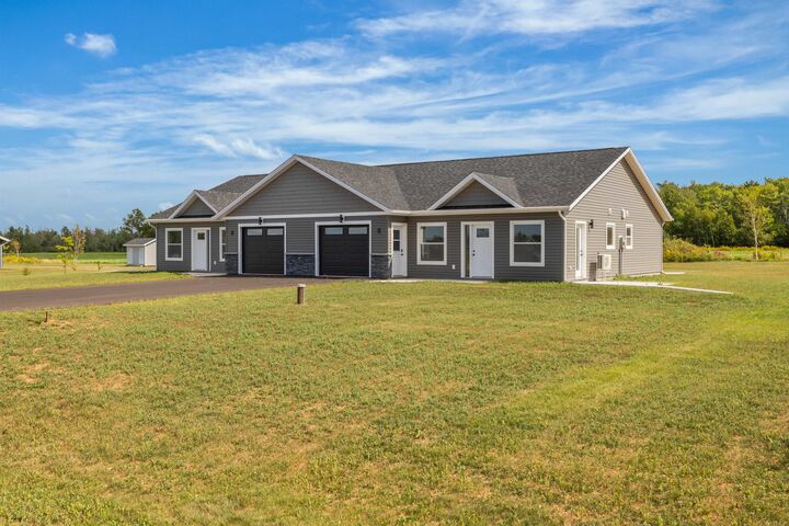 Property Photo: 6 Sydney Way PE C1B 4M4