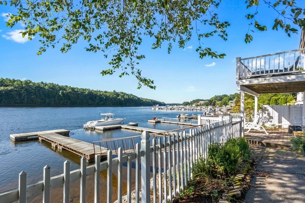 Property Photo:  367 Main St  MA 01913 