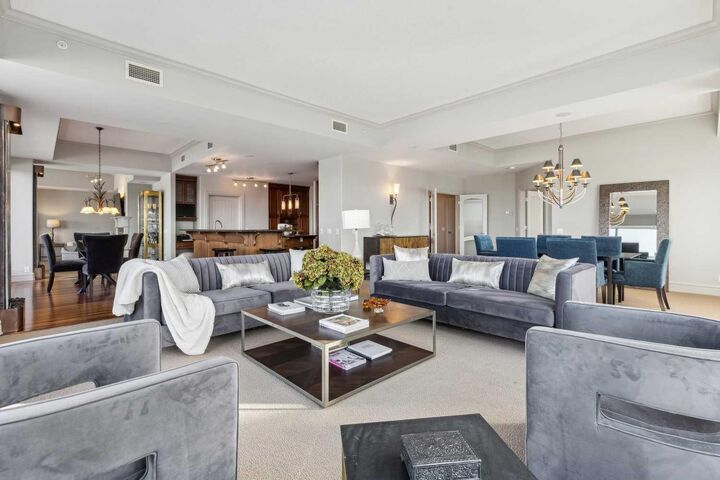 Property Photo: 110 7 Street SW 1101 AB T2P 5M9