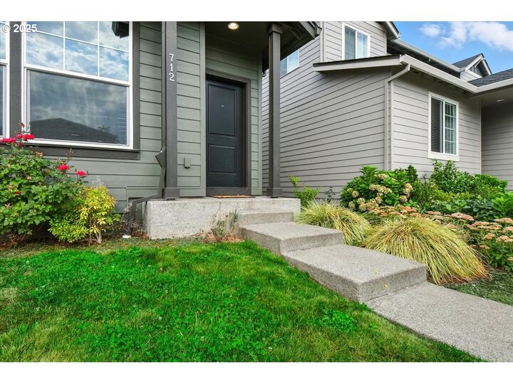 712 NE 138th Pl  Vancouver WA 98684 photo