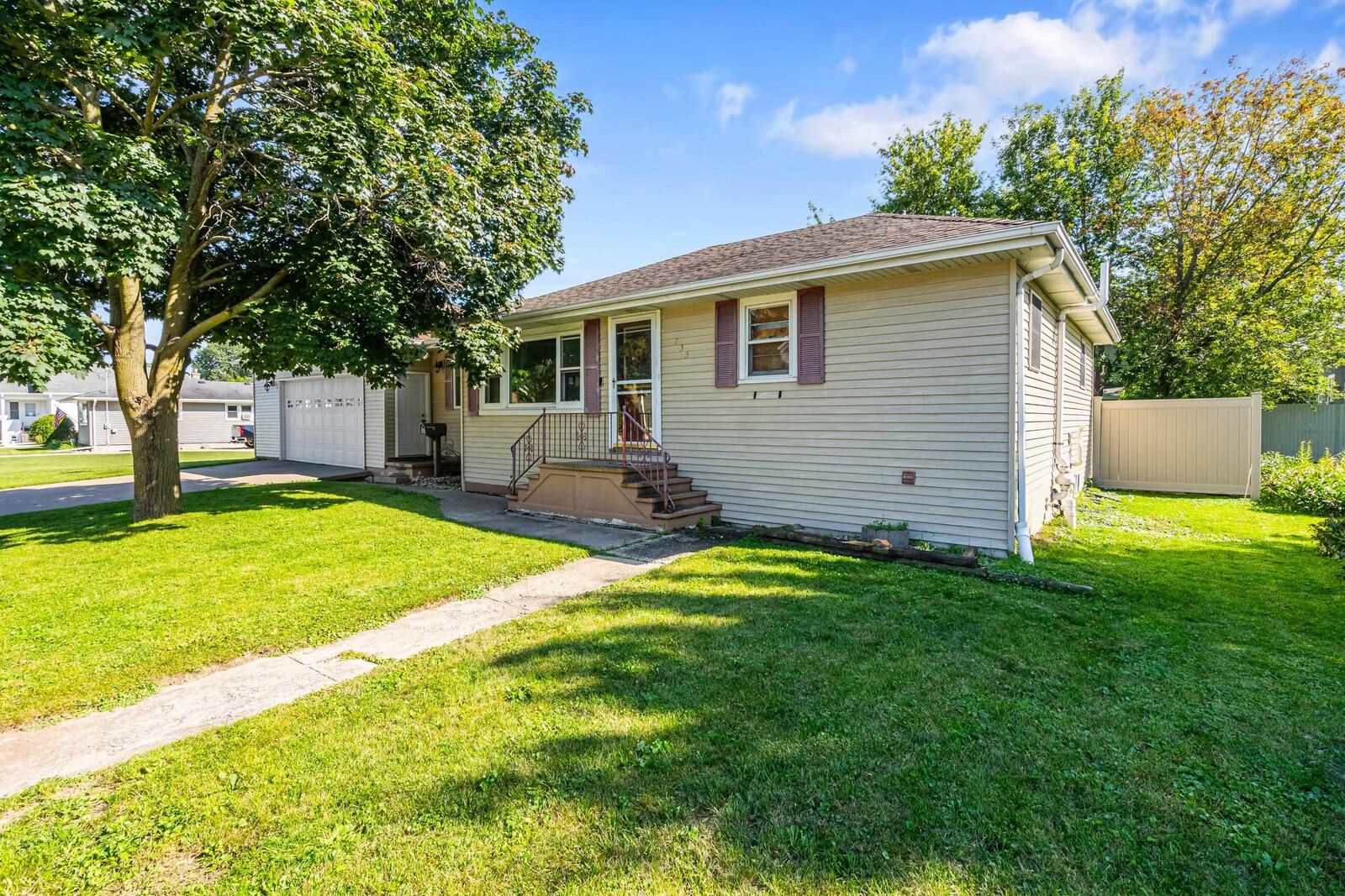 Property Photo:  735 W 8th Avenue  WI 54902 