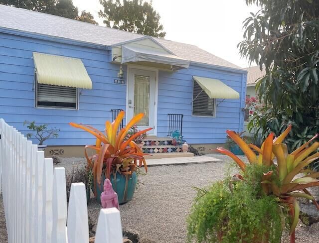 Property Photo: 629 SE 4th Avenue FL 33483