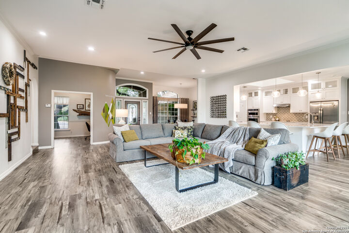 Property Photo:  8506 Fairway Spring  TX 78015 