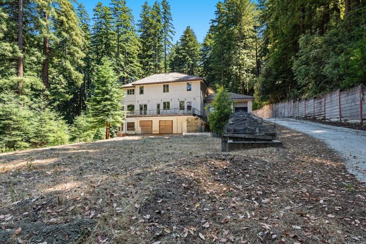 Property Photo:  1 Reids Roost Road  CA 94062 