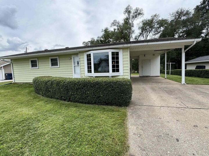 Property Photo: 410 West Cherry Street Wi WI 53511
