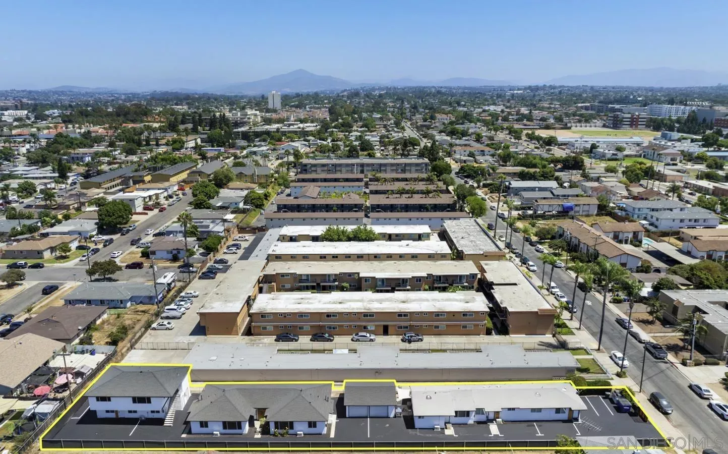 Property Photo:  569 Park Way  CA 91910 