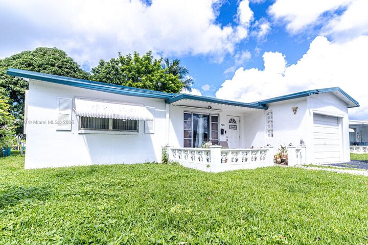 Property Photo:  4231 NW 49th Ave  FL 33319 