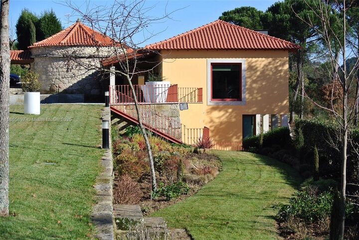 Property Photo: 32 Quinta Da Insua FL