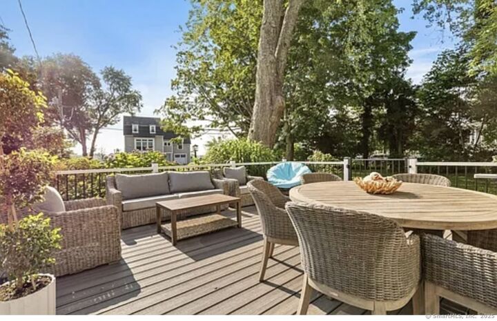 Property Photo:  77 Chalker Beach Road  CT 06475 