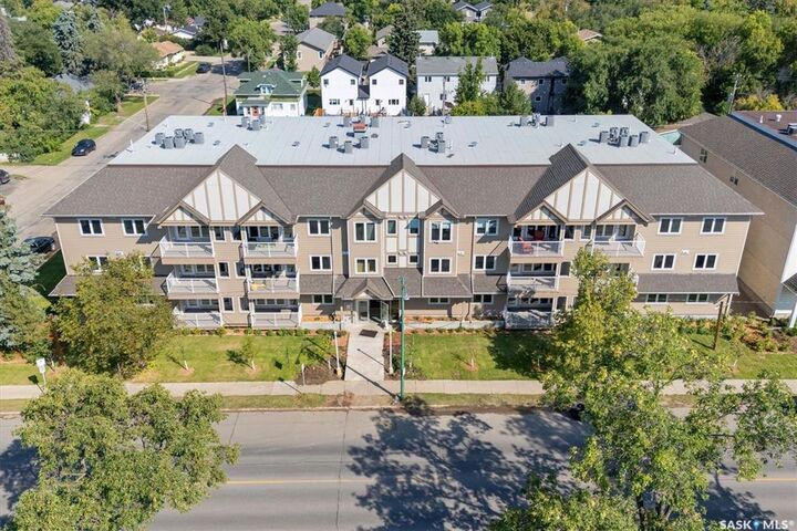 Property Photo: 318 108th Street W 102 SK S7N 1P8