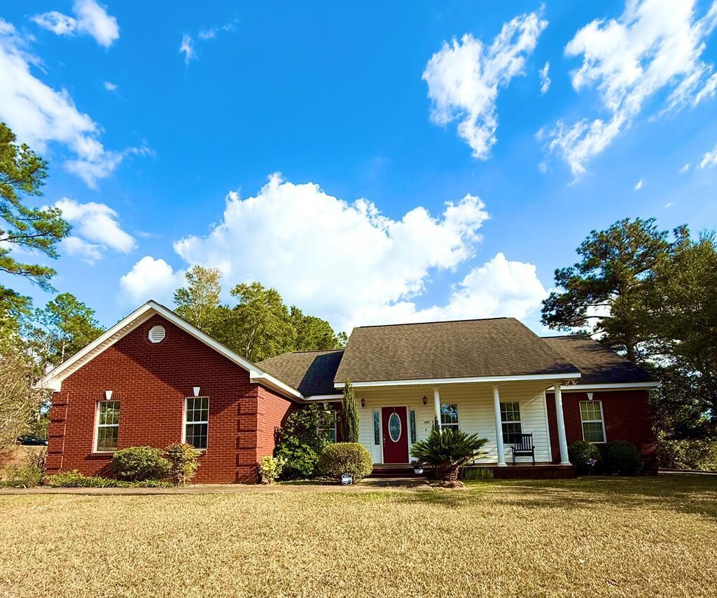 Property Photo:  101 Bracewell Way  AL 36079 