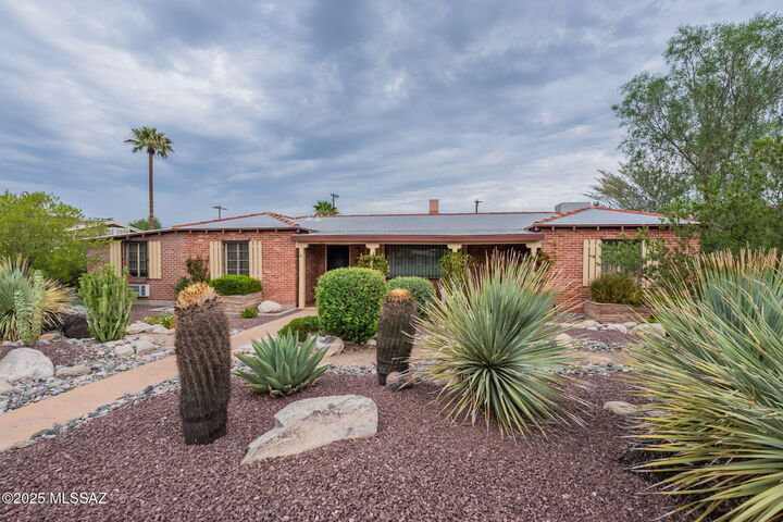 Property Photo: 3021 E 2nd Street AZ 85716