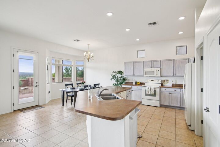 Property Photo:  1793 W Calle Casas Lindas  AZ 85622 