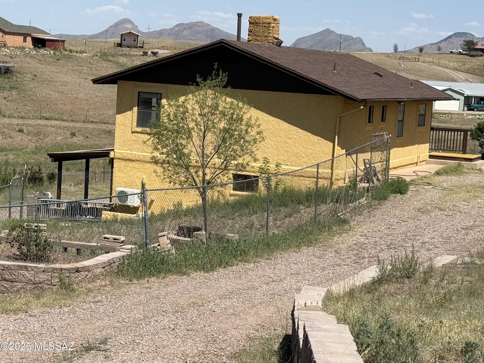 Property Photo: 8 Chula Court AZ 85637