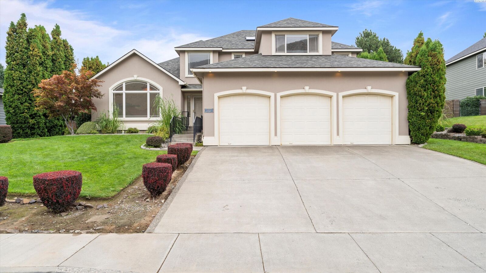 Property Photo:  2258 Morency Dr.  WA 99352 