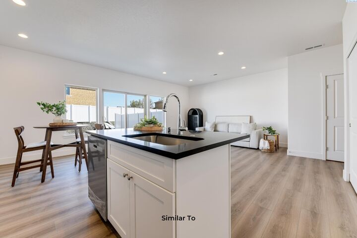 4617 Road 114  Pasco WA 99301 photo