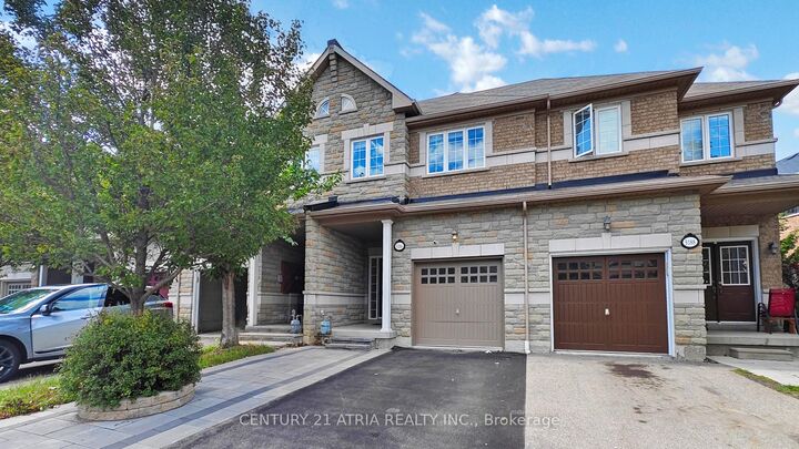 Property Photo: 5186 Angel Stone Drive ON L5M 0L4