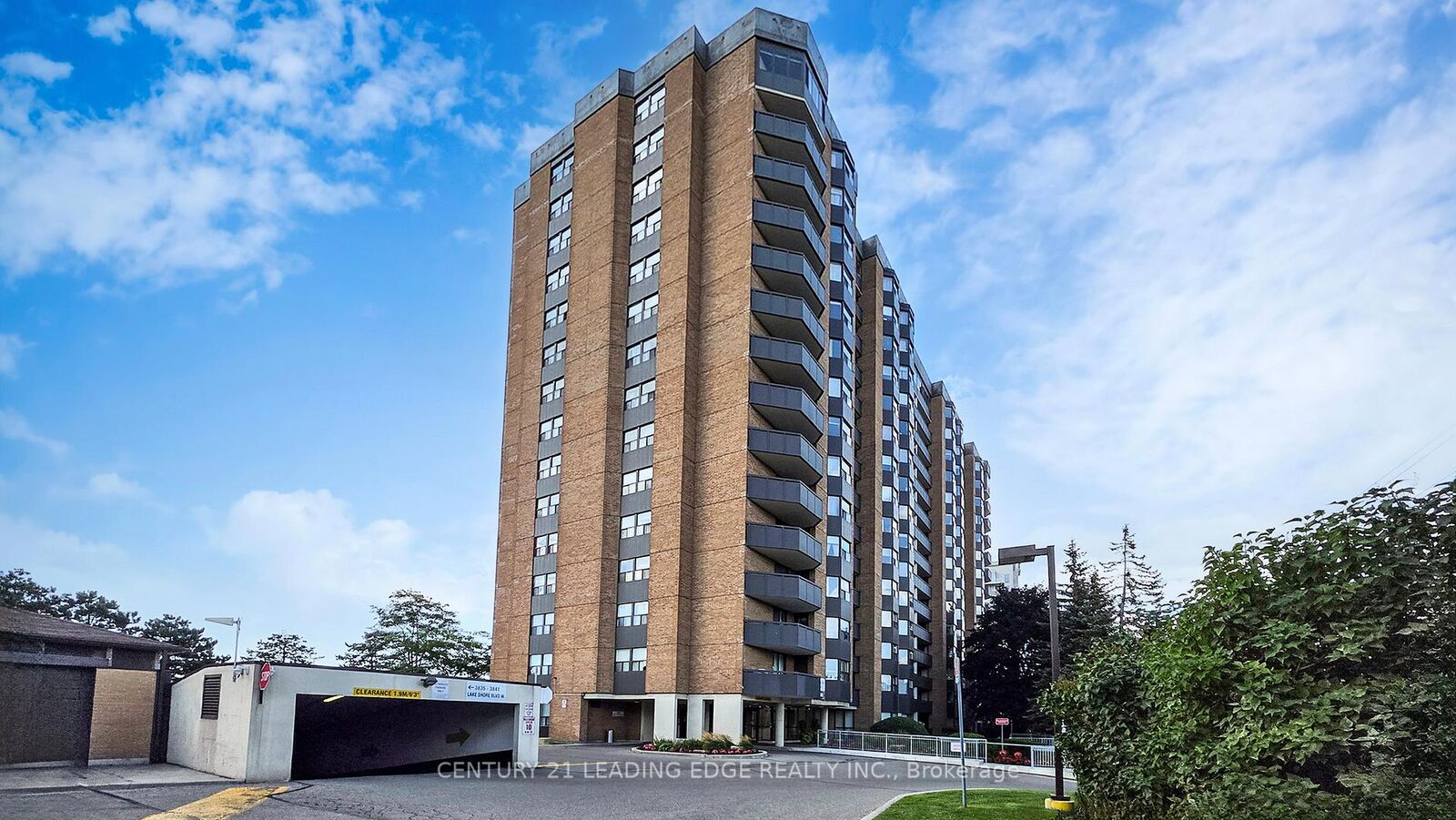 Property Photo: 3845 Lake Shore Boulevard W 1611 ON M8W 4Y3