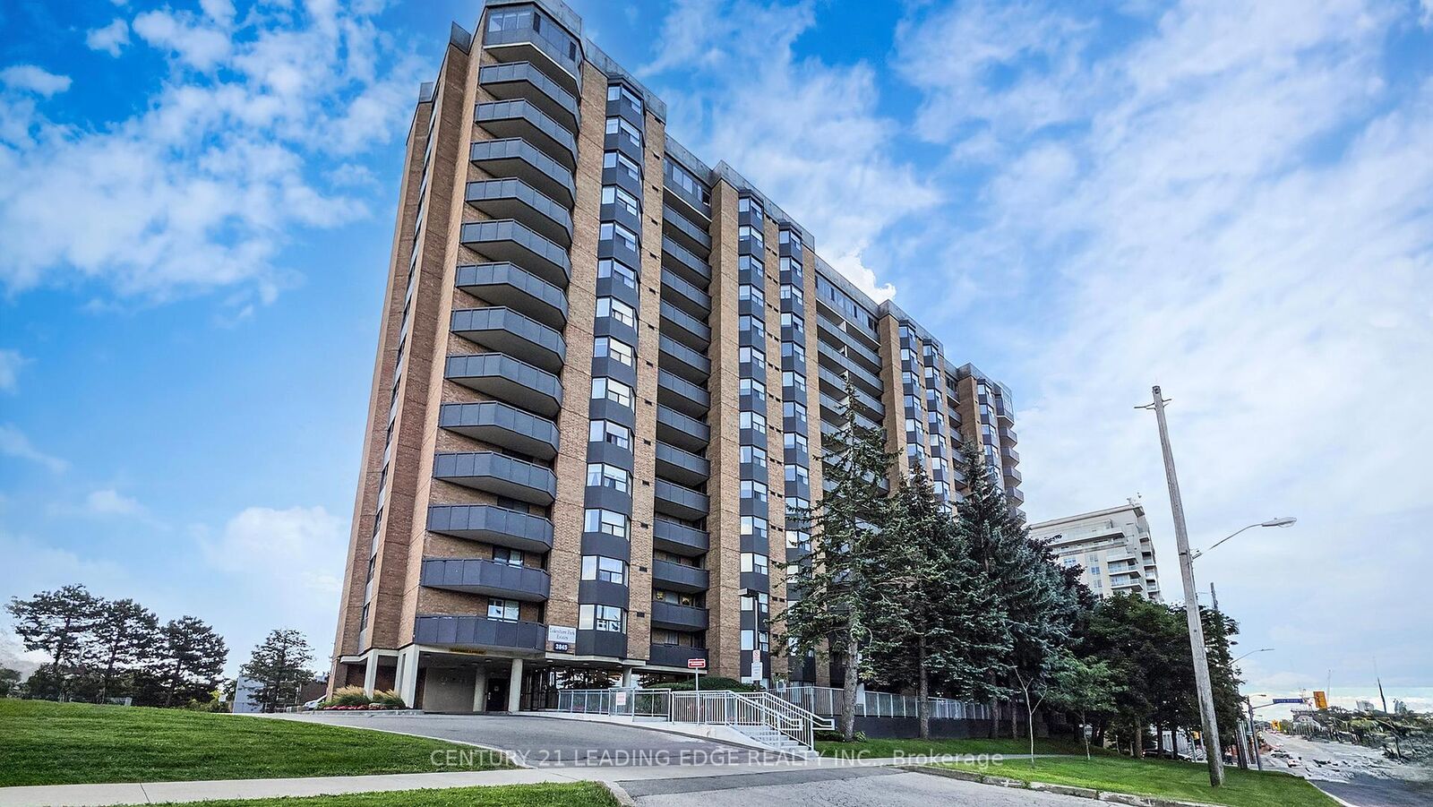 Property Photo:  3845 Lake Shore Boulevard W 1611  ON M8W 4Y3 