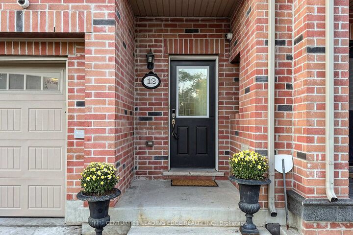 Photo de la propriété: 12 Pringdale Gardens Circle ON M1J 0B1