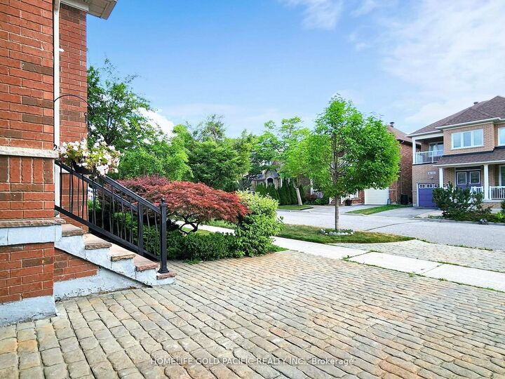 Property Photo:  51 Winter Creek Crescent  ON L6C 3E3