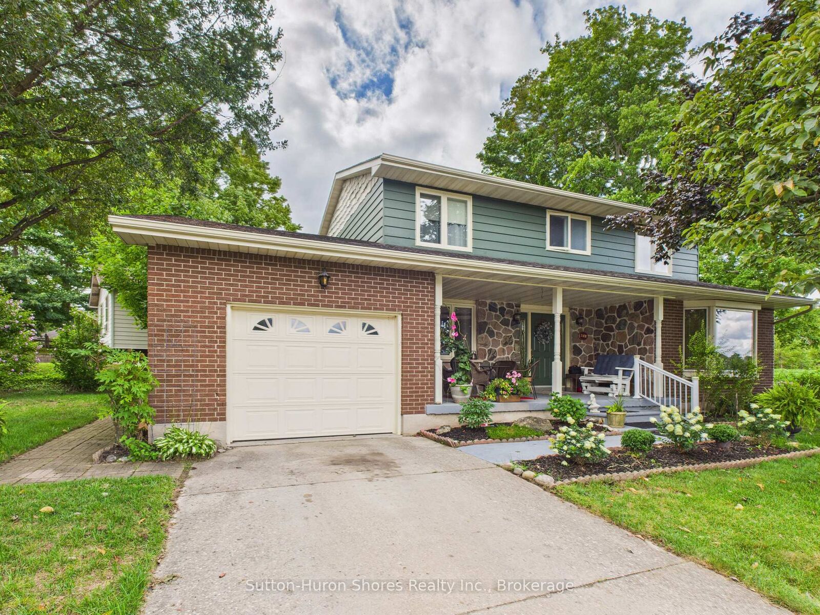 Property Photo:  341 Wellington Street  ON N0H 2C4 