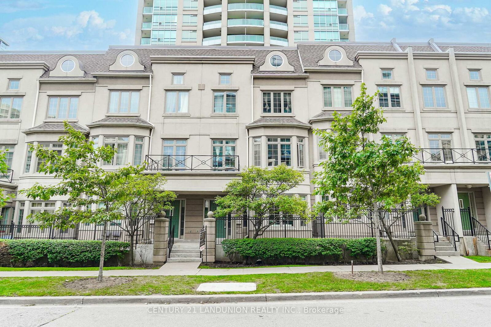 Property Photo:  38 Kenaston Gardens Gv109  ON M2K 1G8 