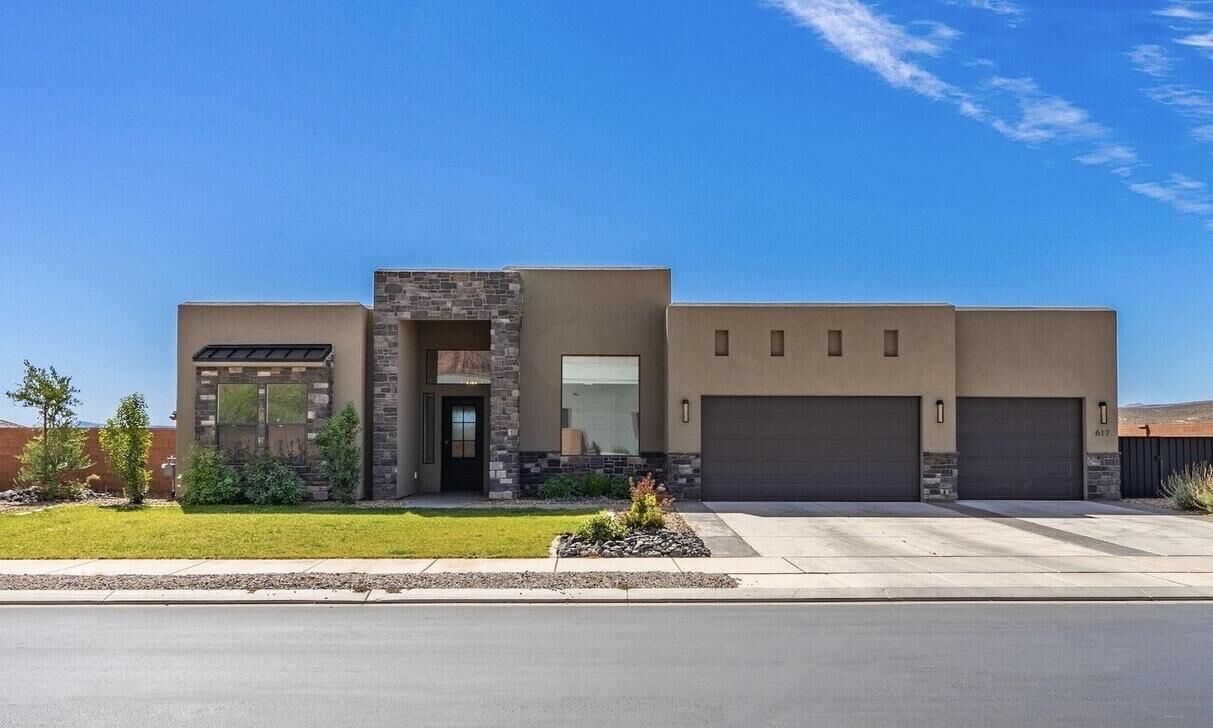 Property Photo:  617 W 280 S  UT 84738 