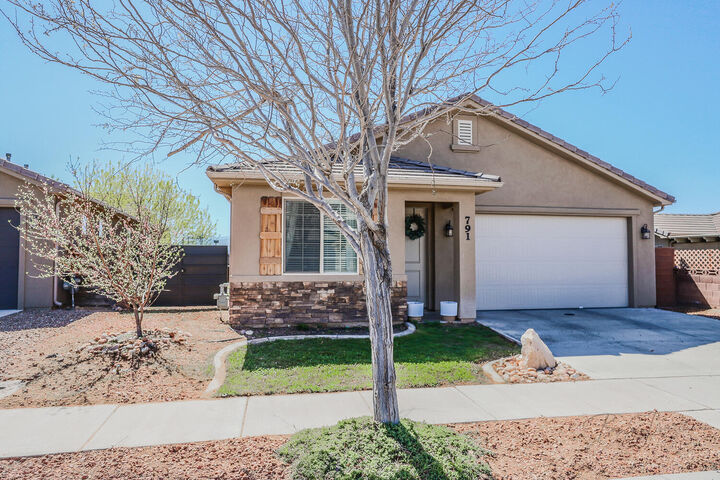 Property Photo: 791 400 N UT 84737