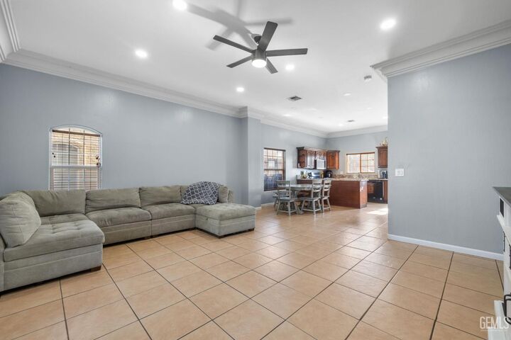Property Photo: 8806 Maria Angelica Street CA 93313