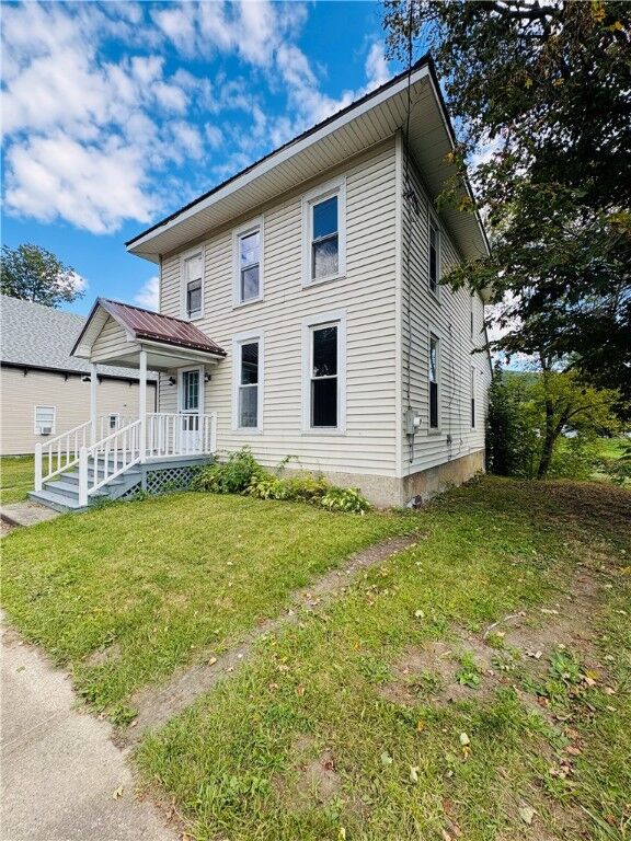 Property Photo:  32 Tuscarora Street  NY 14801 