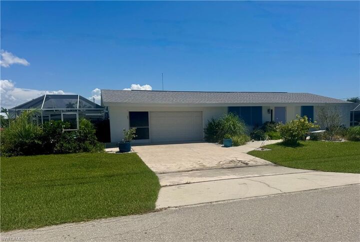 Property Photo:  2703 Clyde St  FL 33993 