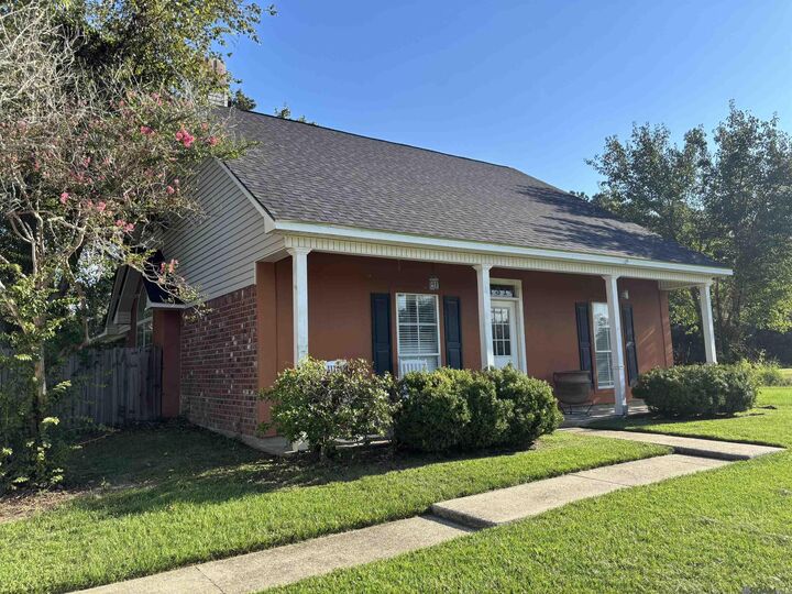 Property Photo:  131 Carolyn Ave  LA 70726 