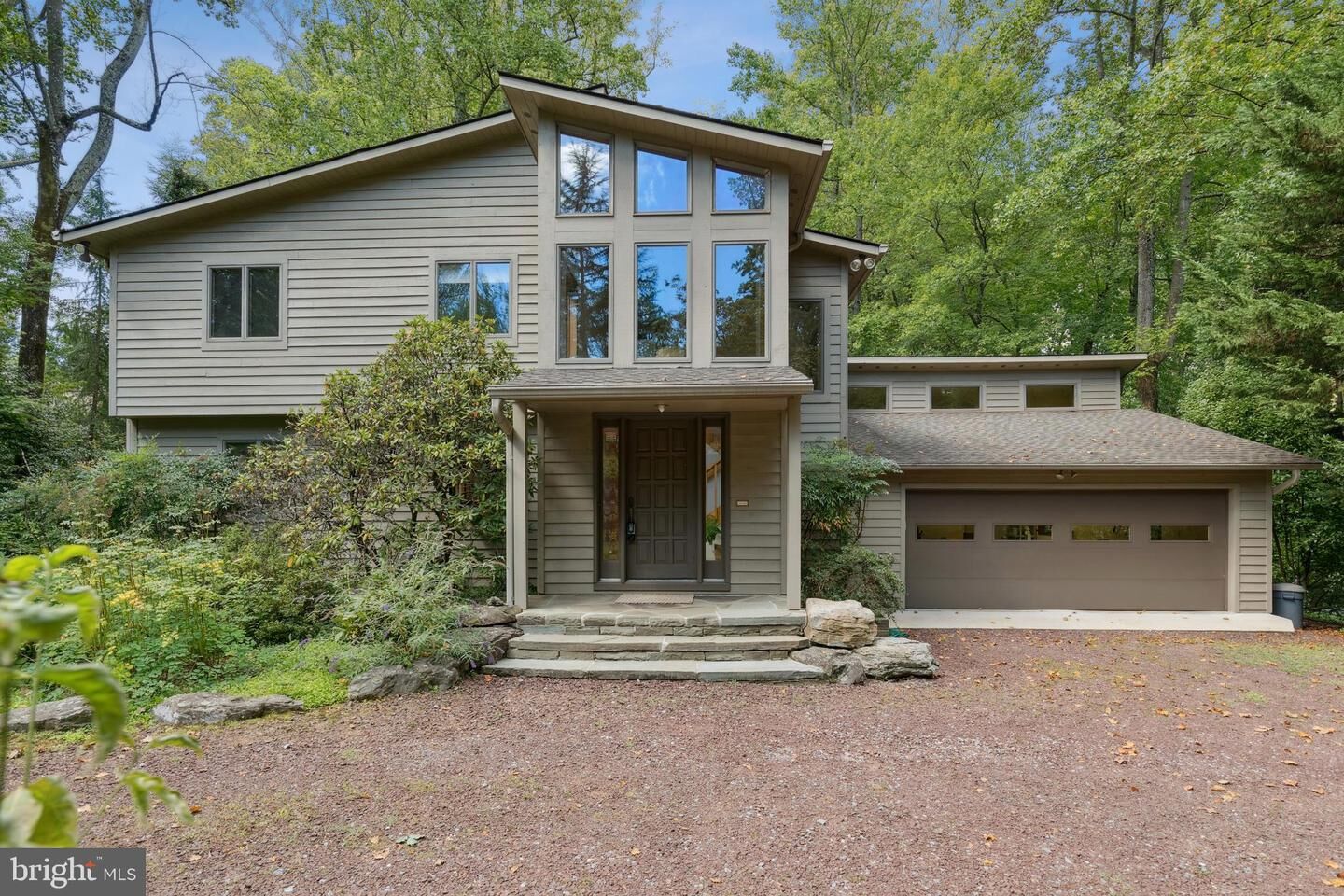 Property Photo: 1698 Saefern Way MD 21401