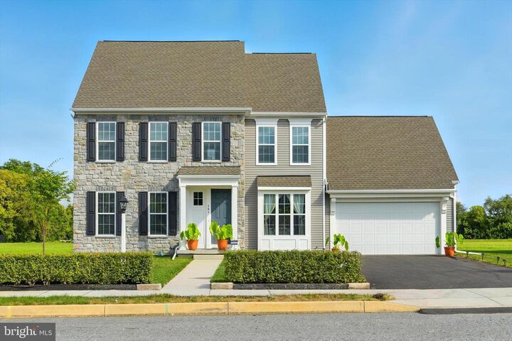 151 Moorefield Street  Mechanicsburg PA 17055 photo